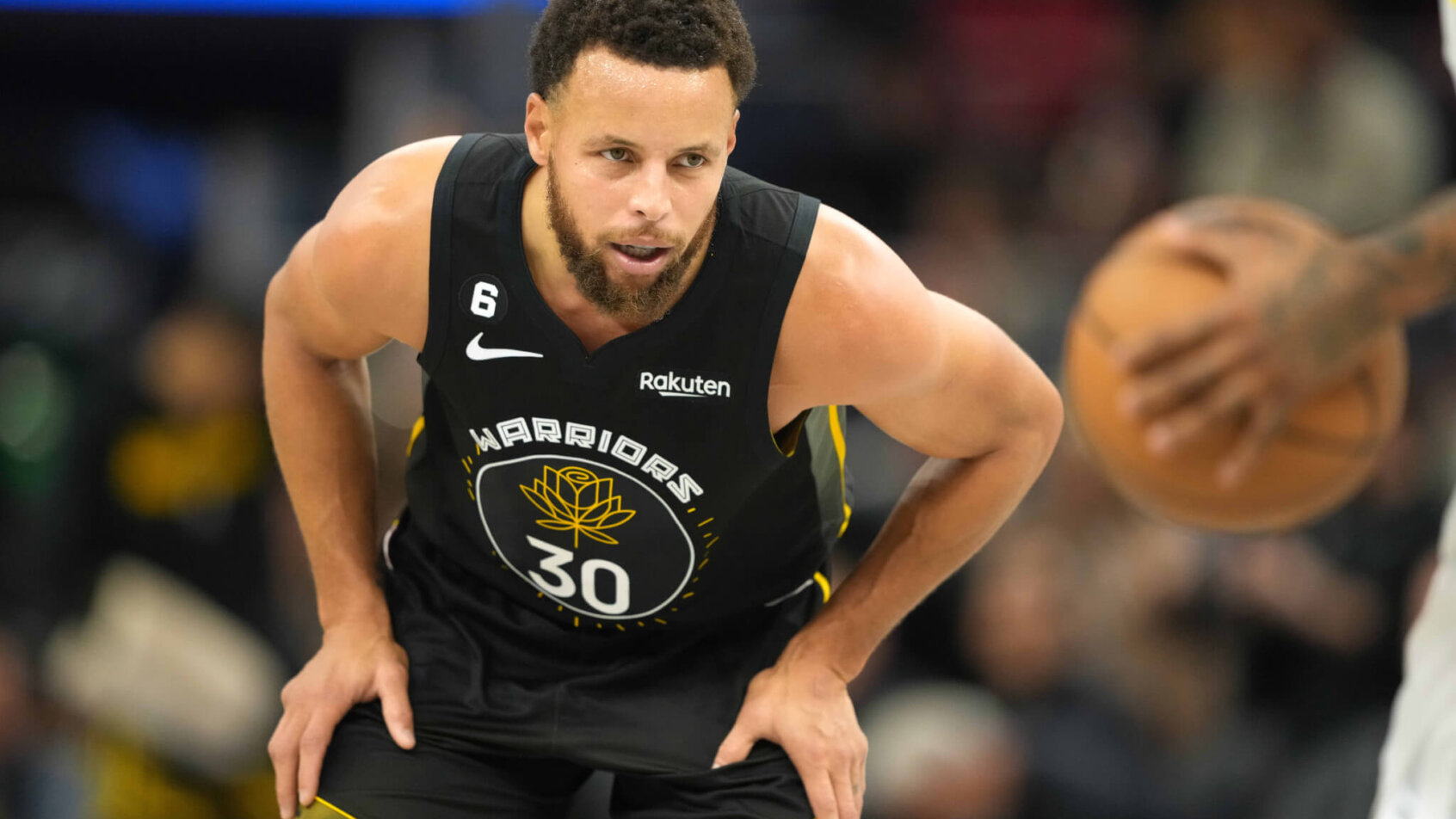 Steph Curry defensive stance