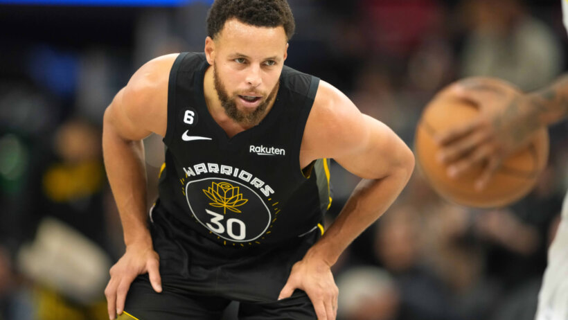 Steph Curry defensive stance