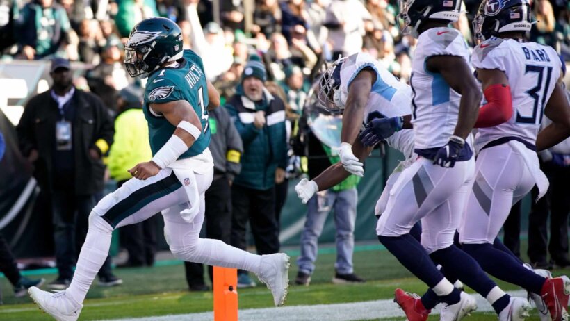 Philadelphia Eagles quarterback Jalen Hurts scores a touchdown