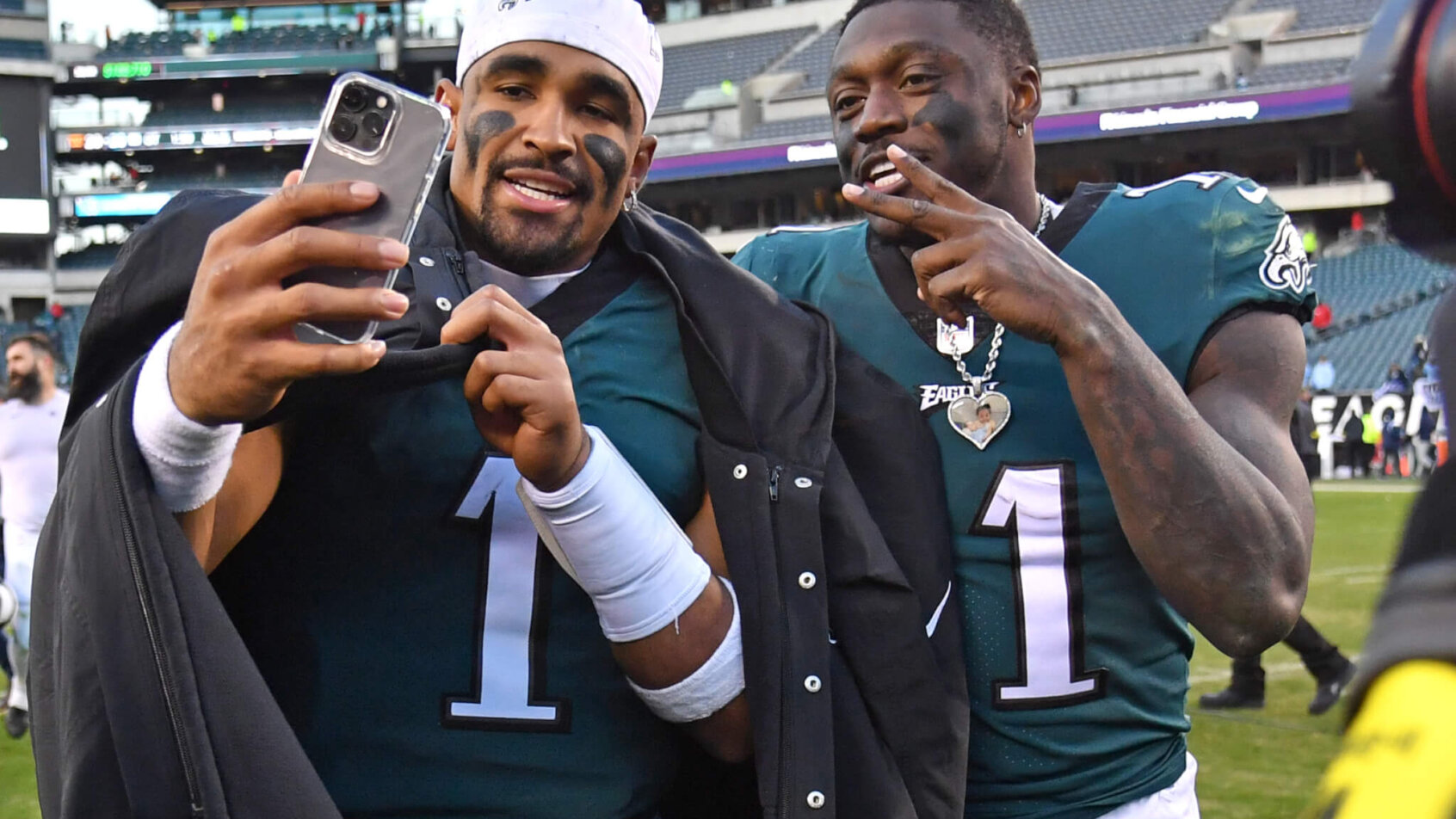Eagles players Jalen Hurts and AJ Brown