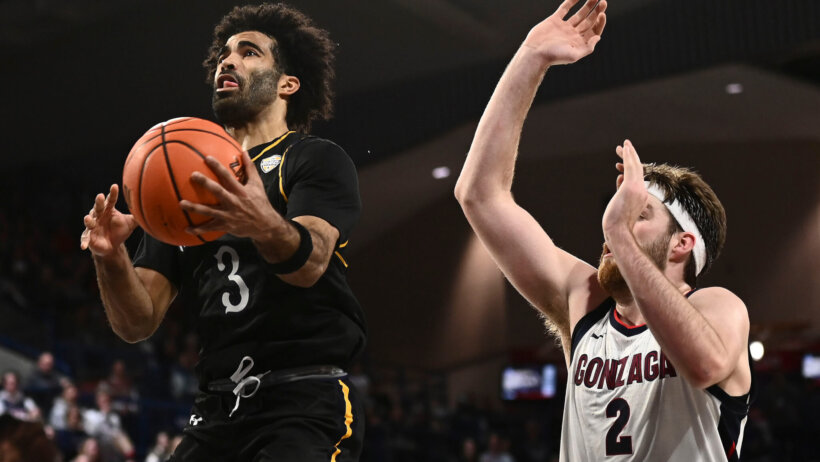 Kent State Golden Flashes guard Sincere Carry rises for a layup
