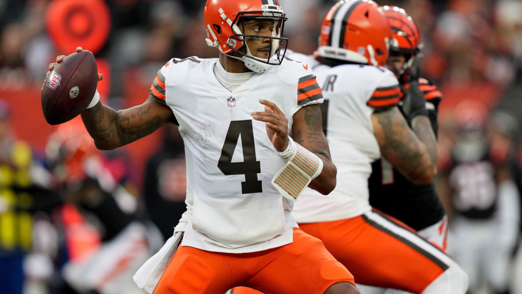 Cleveland Browns quarterback Deshaun Watson throws the football