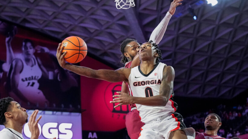 Georgia Bulldogs guard Terry Roberts going for a layup