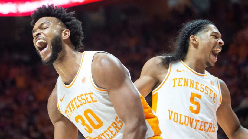 Tennessee players celebrating