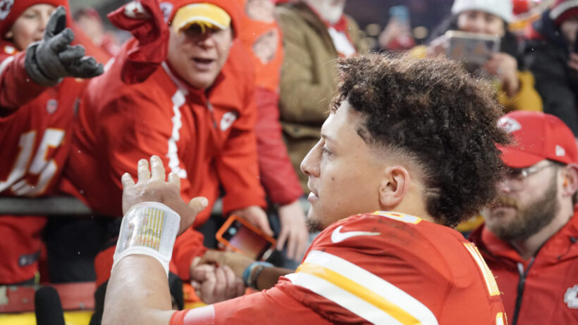 Kansas City Chiefs quarterback Patrick Mahomes signing autographs