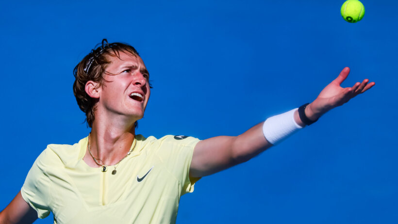 Sebastian Korda serving
