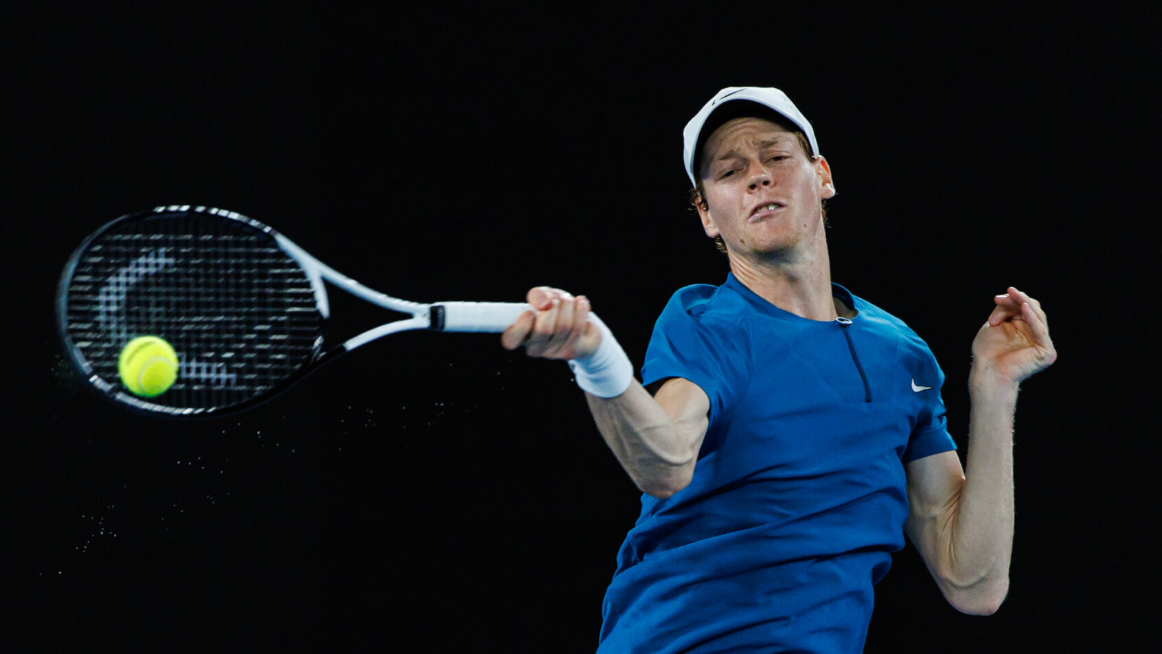 Jannik Sinner forehand