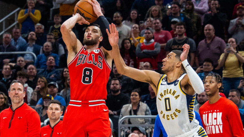 Chicago Bulls guard Zach LaVine shooting a jumper