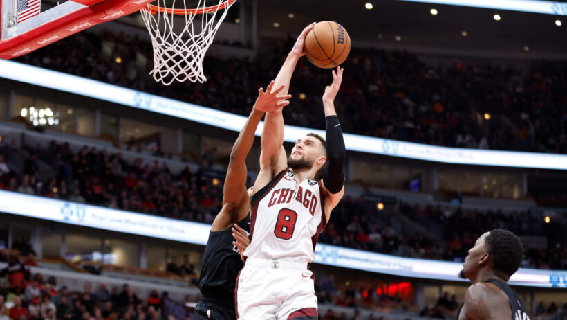 Zach Lavine dunks; Chicago Bulls