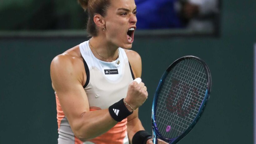 Maria Sakkari reacts to a tough point win