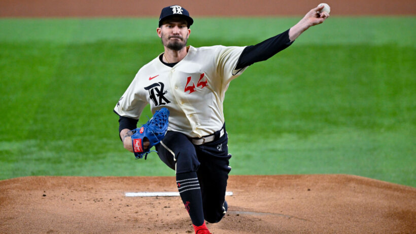 Texas Rangers starting pitcher Andrew Heaney throwing
