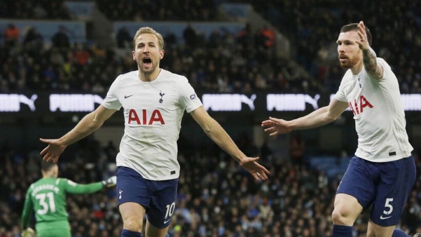Harry Kane of Tottenham Hotspur celebrates his goal