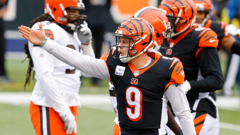 Joe Burrow signals first down vs Browns