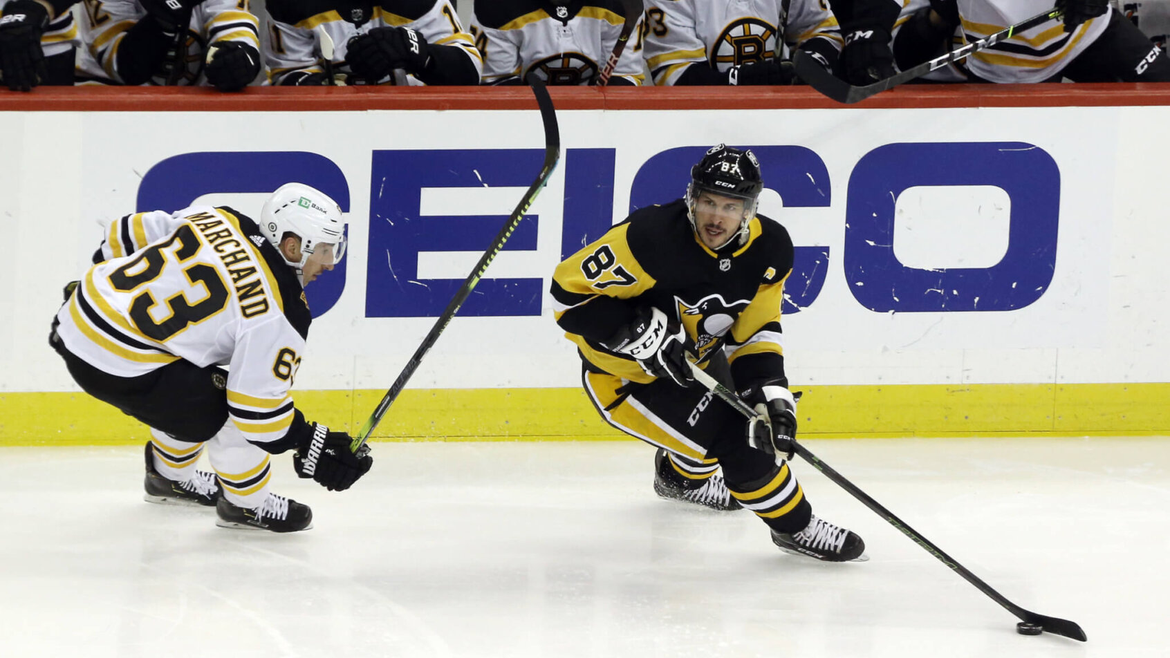 Pittsburgh Penguins center Sidney Crosby and Boston Bruins center Brad Marchand