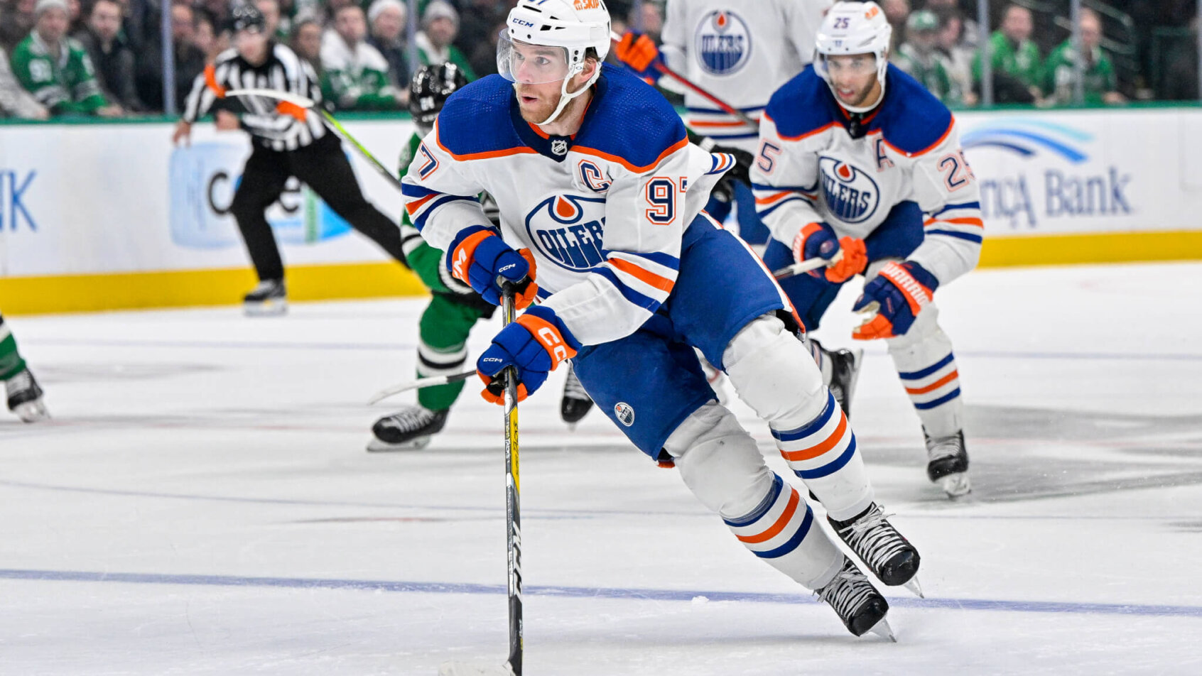 Edmonton Oilers center Connor McDavid in action vs Dallas Stars