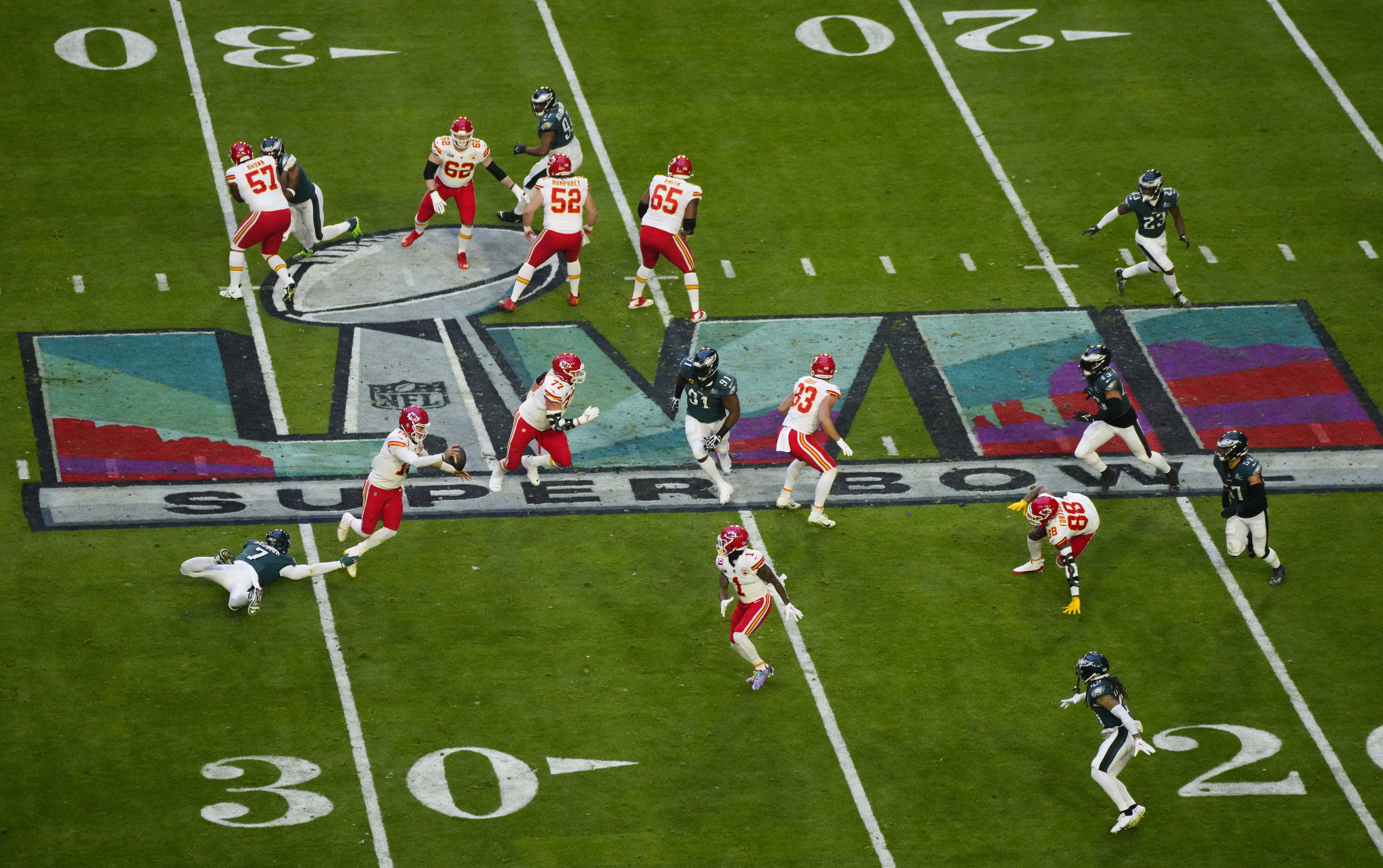 The underdog Philadelphia Eagles are drawing strong support in spread split in NFL Public Betting for the Week 11 MNF game against the Kansas City Chiefs.
