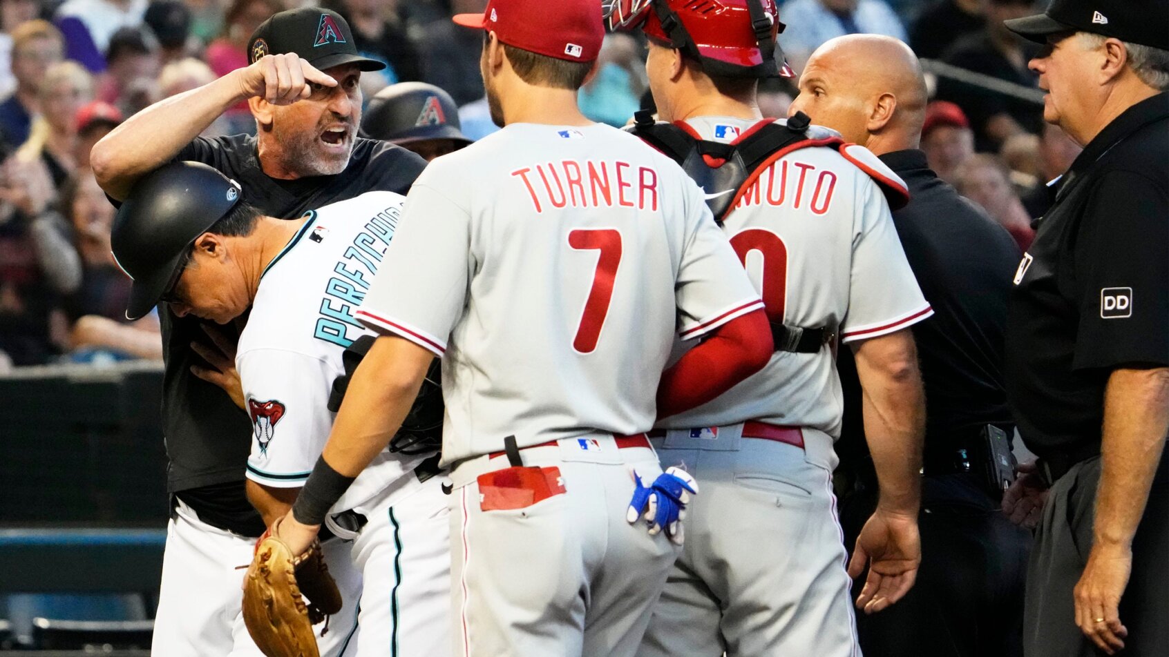 Arizona Diamondbacks manager Torey Lovullo getting ejected in a game against the Philadelphia Phillies