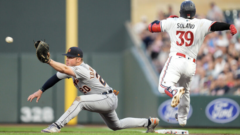 Minnesota Twins first baseman Donovan Solano running to first base