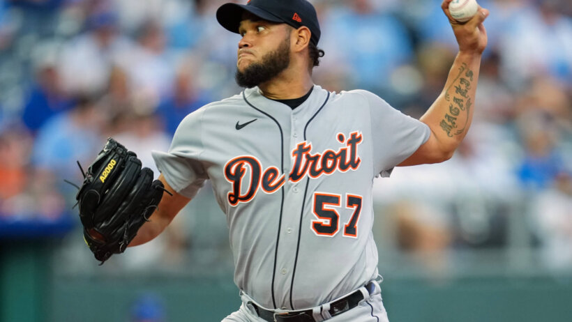 Eduardo Rodriguez throws pitch