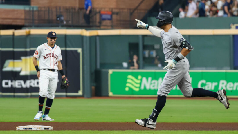 New York Yankees right fielder Aaron Judge rounds the bases