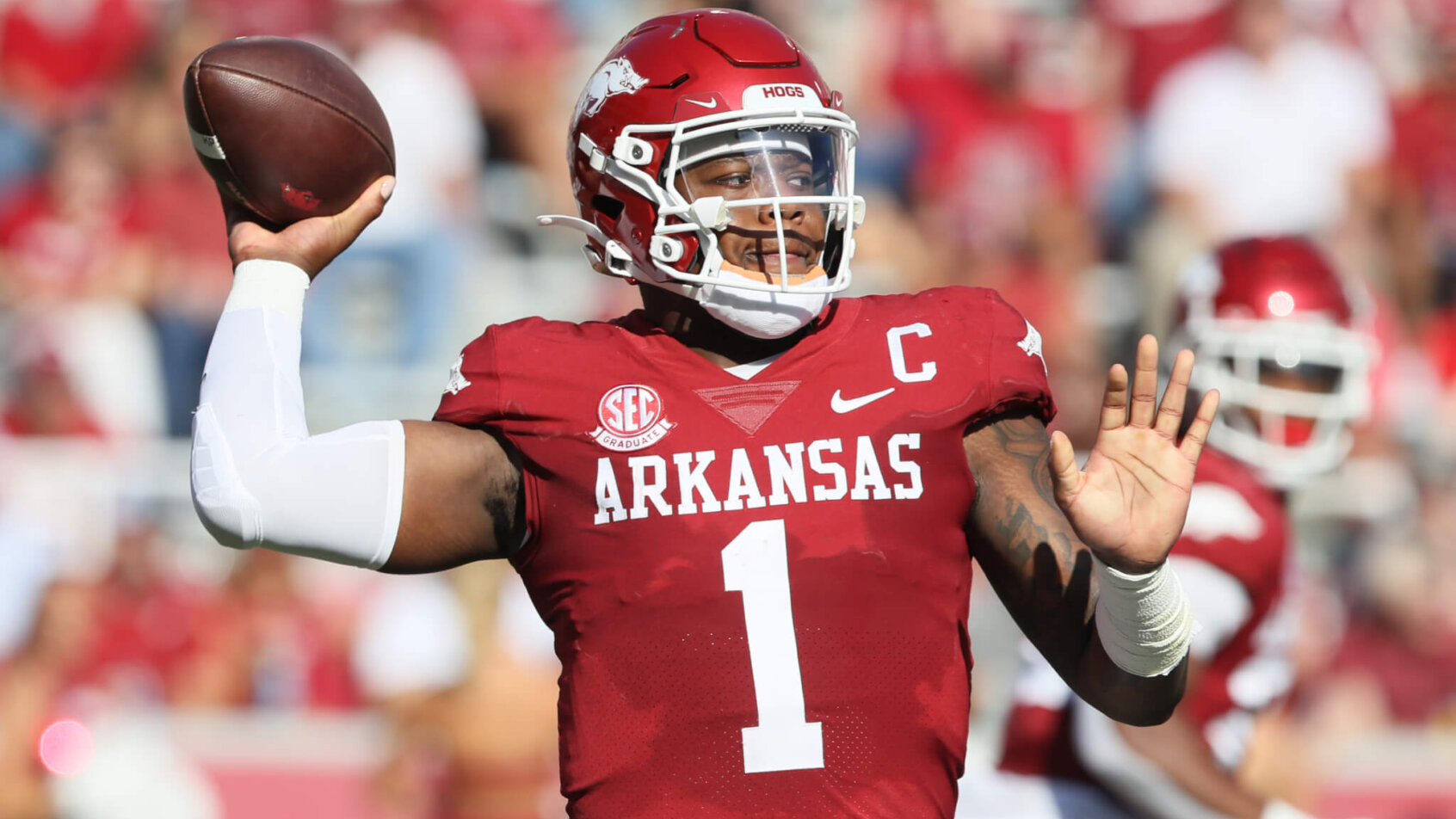 Arkansas Razorbacks quarterback KJ Jefferson passes