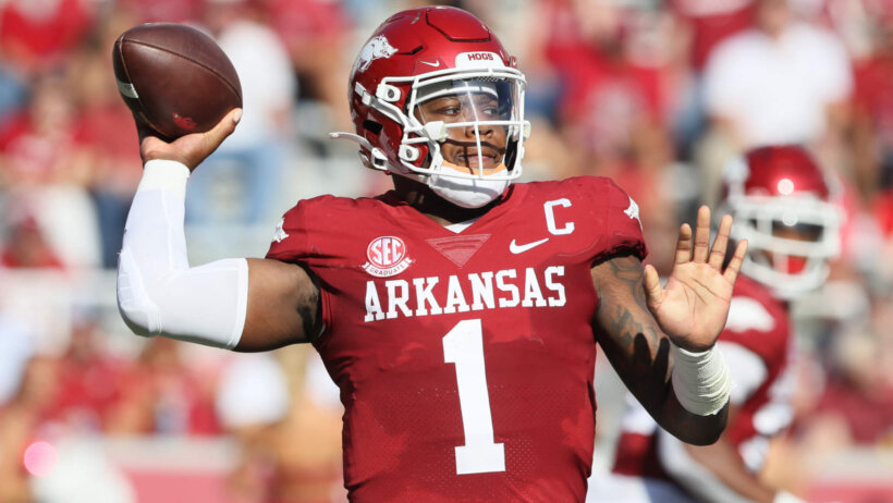 Arkansas Razorbacks quarterback KJ Jefferson passes