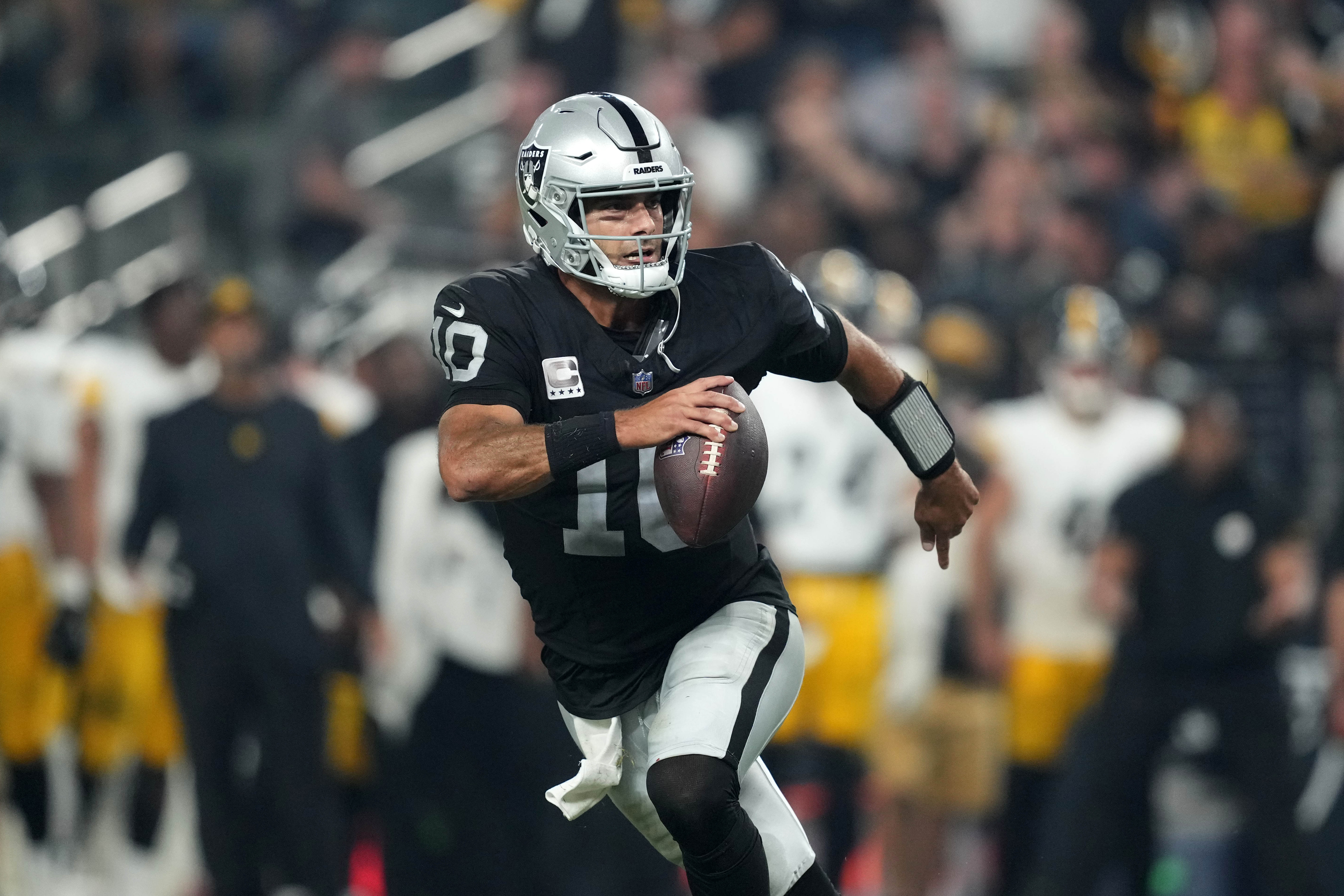 Raiders QB Jimmy Garoppolo will be playing on MNF vs the Packers.