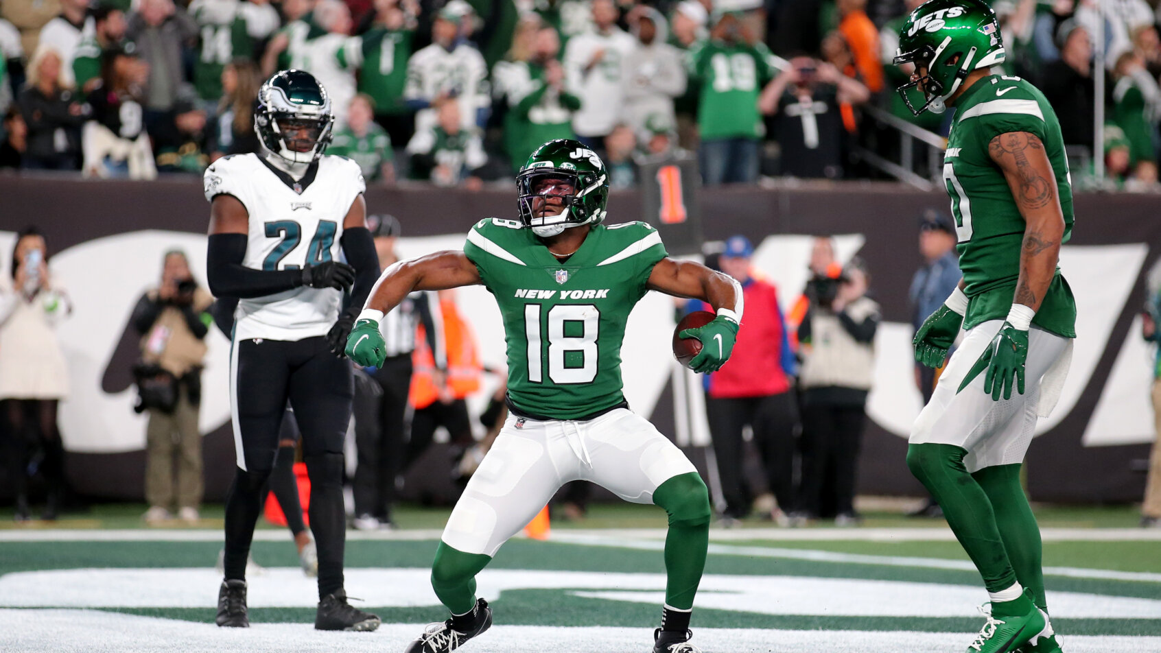 New York Jets wide receiver Randall Cobb (18) celebrates his two point conversion against the Philadelphia Eagles