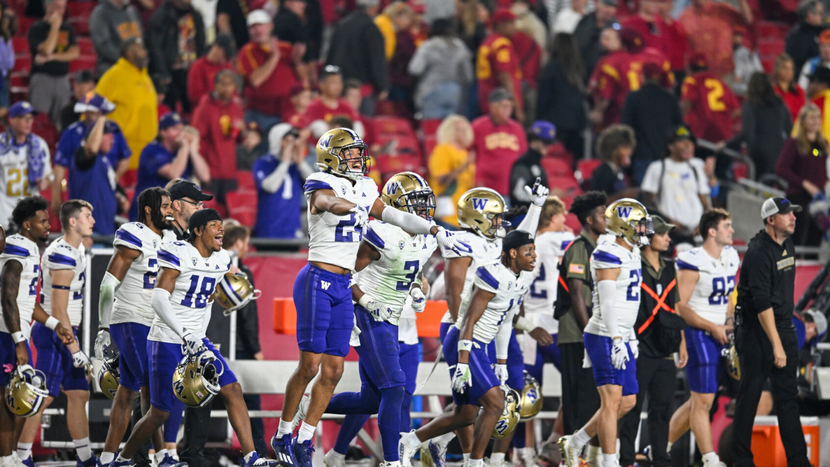 Unbeaten #5 Washington Huskies are 8.5-point home favorites over #13 Utah Utes.