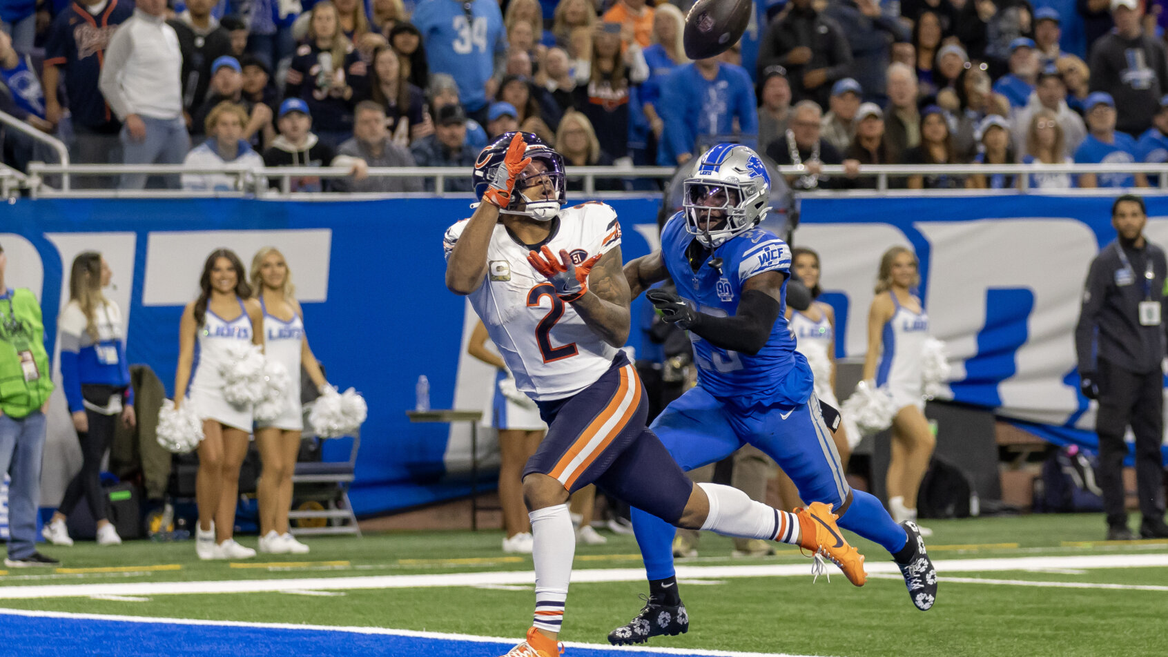 Bears wide receiver DJ Moore (2) catches a pass for a touchdown