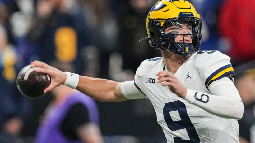 Michigan is a 2-point pick over Alabama in the Rose Bowl.