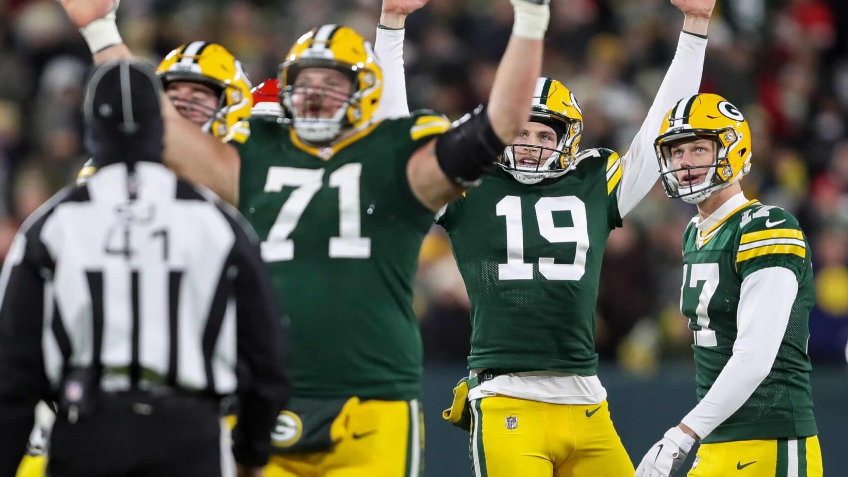 The Packers are 6.5-point road favorites over the Giants in their NFL Week 14 MNF game.
