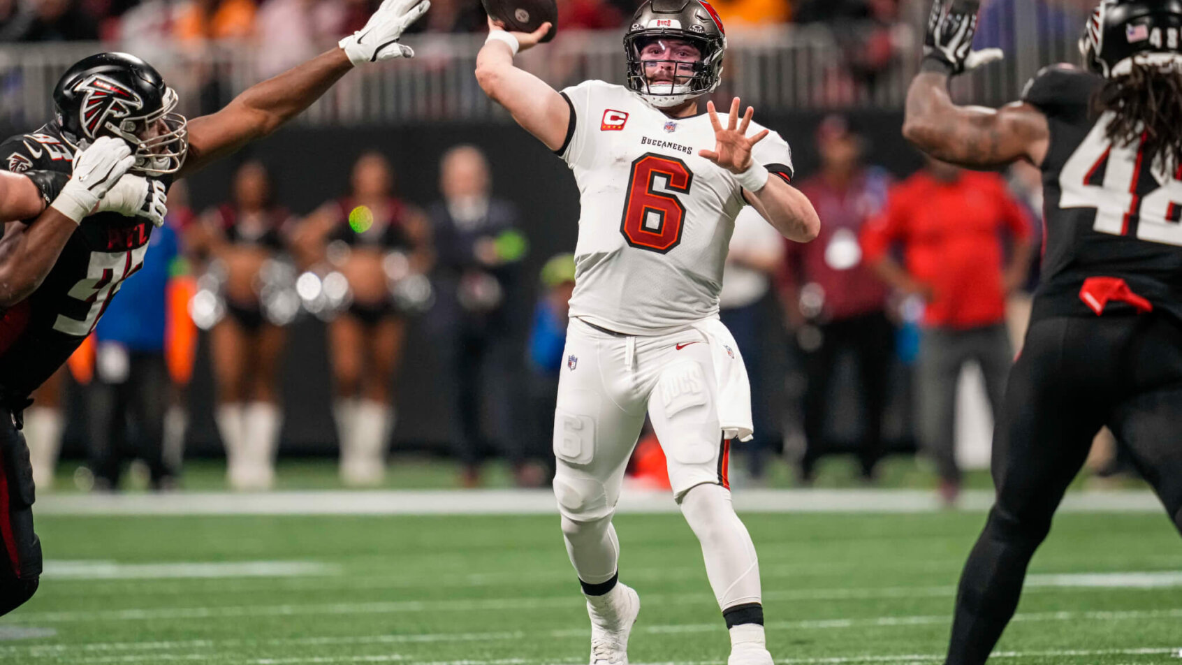 Tampa Bay Buccaneers quarterback Baker Mayfield (6) passes the ball against the Atlanta Falcons