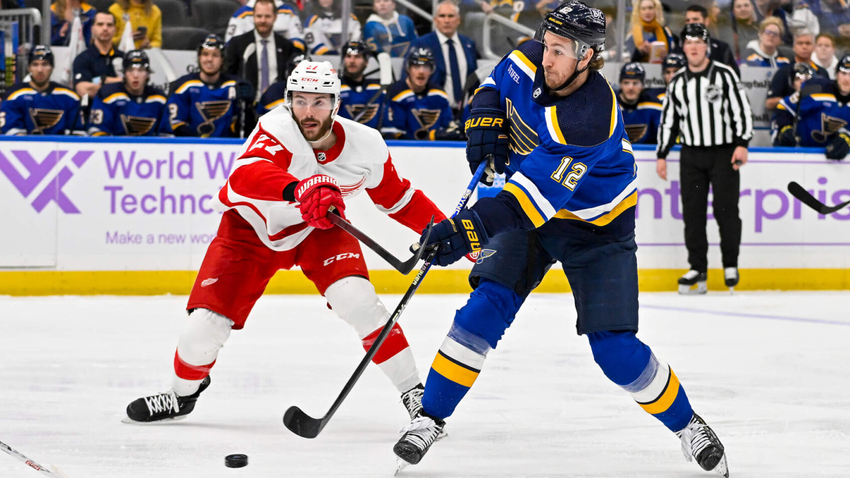 St. Louis Blues right wing Kevin Hayes shoots and scores against the Detroit Red Wings