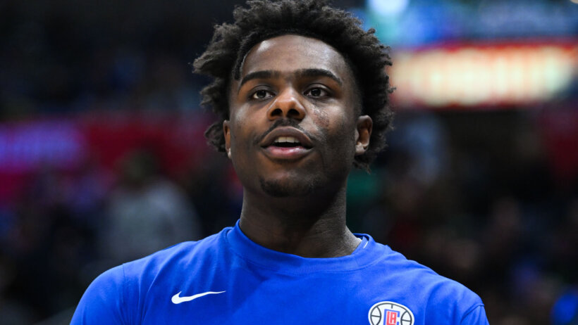 Los Angeles Clippers forward Kobe Brown warming up before a game