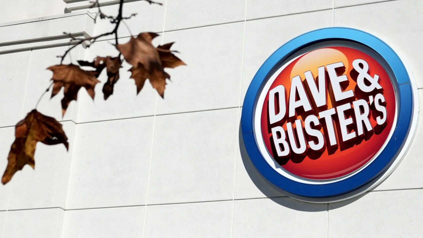 Dave and Busters logo.