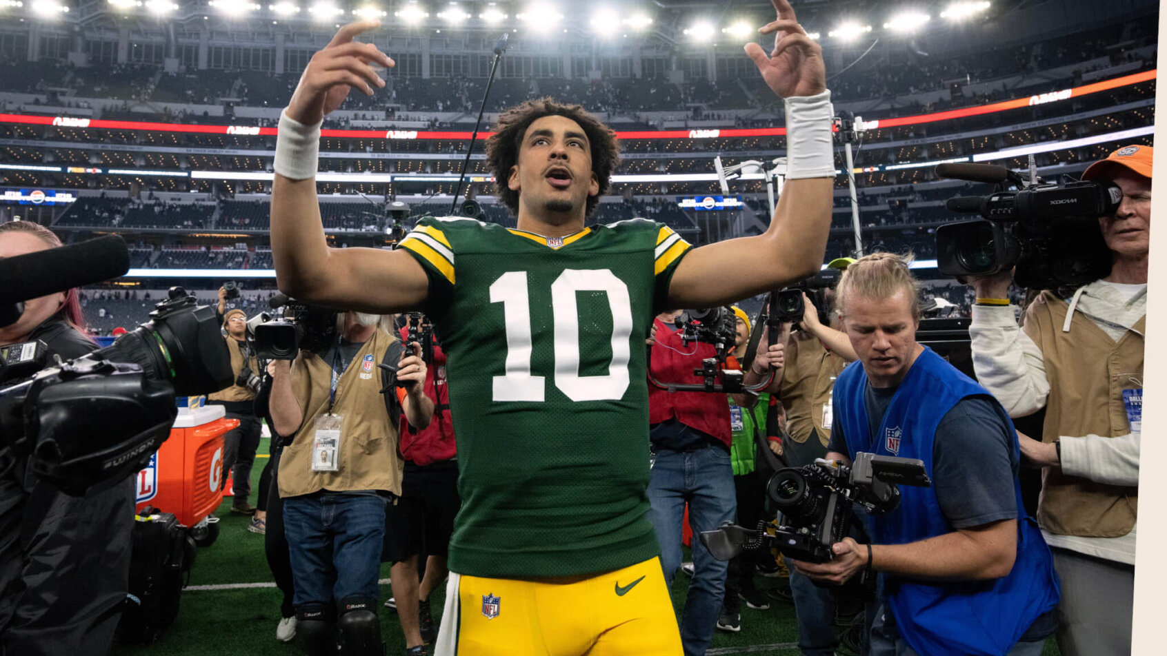 Jordan Love going over his passing yards total is a solid play in any Packers vs 49ers same game parlay.