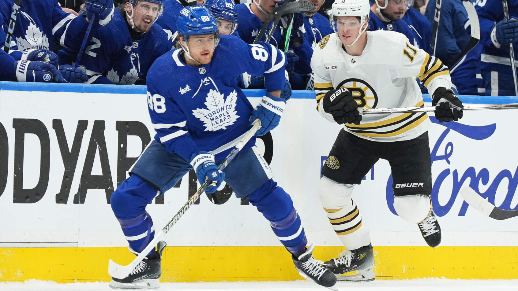 Toronto Maple Leafs right wing William Nylander skates with the puck against Boston Bruins