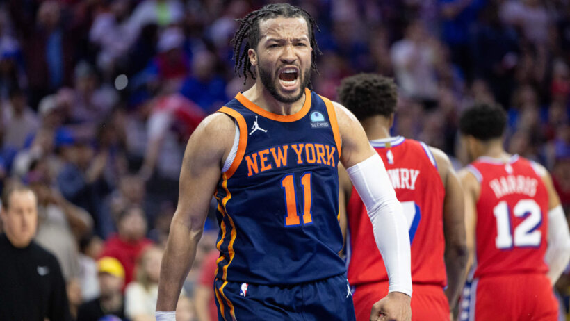 New York Knicks guard Jalen Brunson flexing