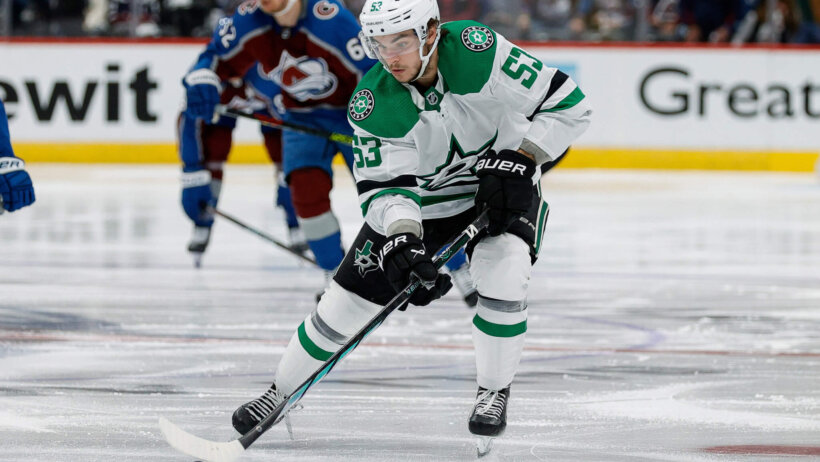 Dallas Stars center Wyatt Johnston controls the puck against the Colorado Avalanche