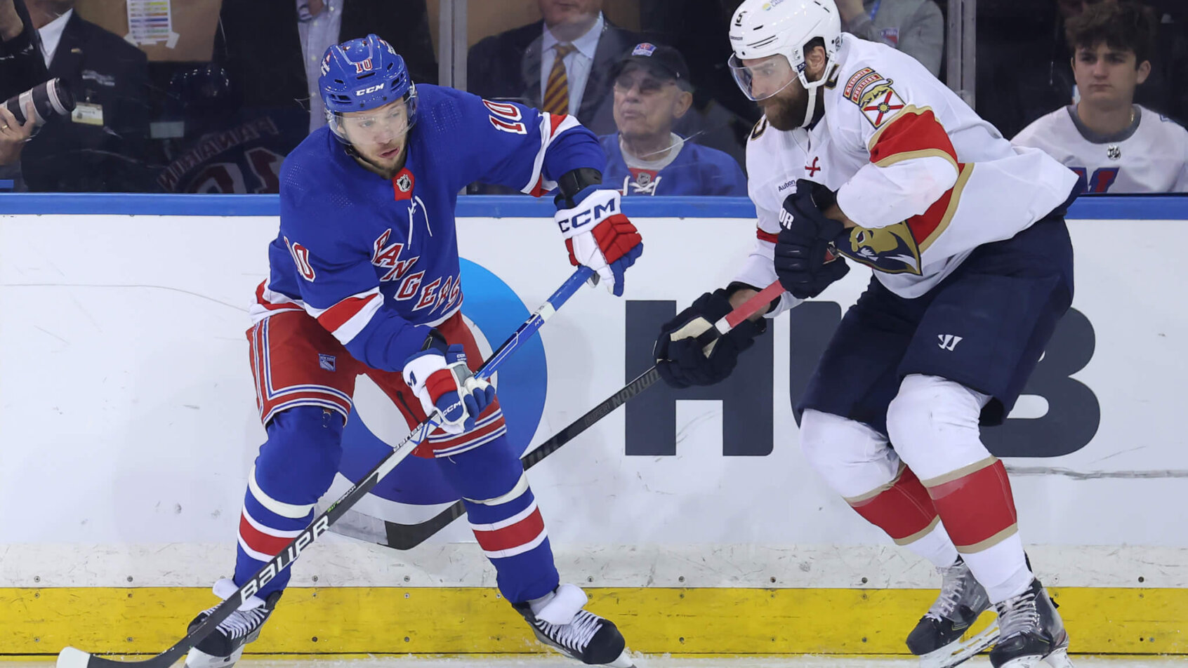 New York Rangers left wing Artemi Panarin controls the puck against Florida Panthers defenseman Aaron Ekblad
